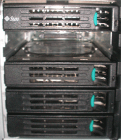 �T�[�o�ɂ�����HDD�̔z�u�@�_�~�[�Ȃ��̏ꍇHDD�������������Z�k����