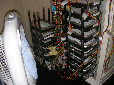 HDD�𕽒u���ő��݁@HDD24��